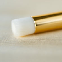 Load image into Gallery viewer, Silk Cleansing brush
