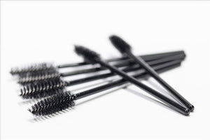 Lash brush